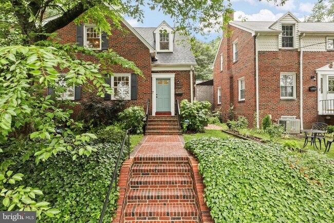 property at 2400 Sanford St