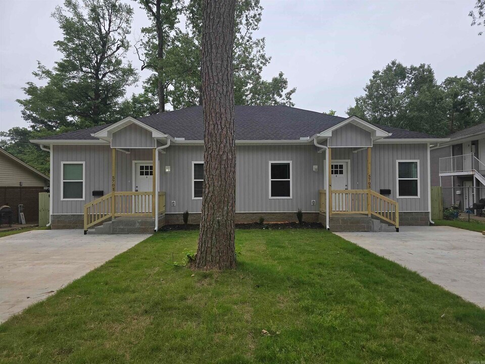 5703 B St in Little Rock, AR - Building Photo