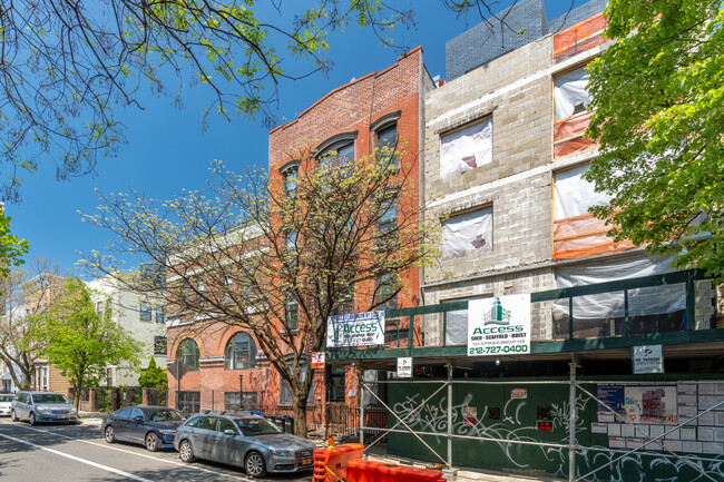 127 Eagle St in Brooklyn, NY - Building Photo - Building Photo