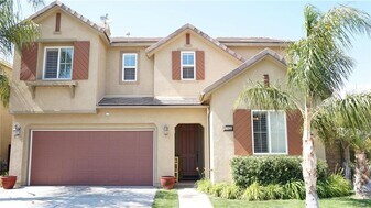 17423 Smoke Tree Ln in Santa Clarita, CA - Building Photo