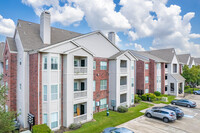 City Plaza Condominiums in Houston, TX - Foto de edificio - Building Photo