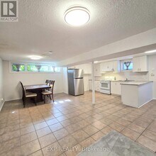 73 Lindylou Rd in Toronto, ON - Building Photo - Building Photo