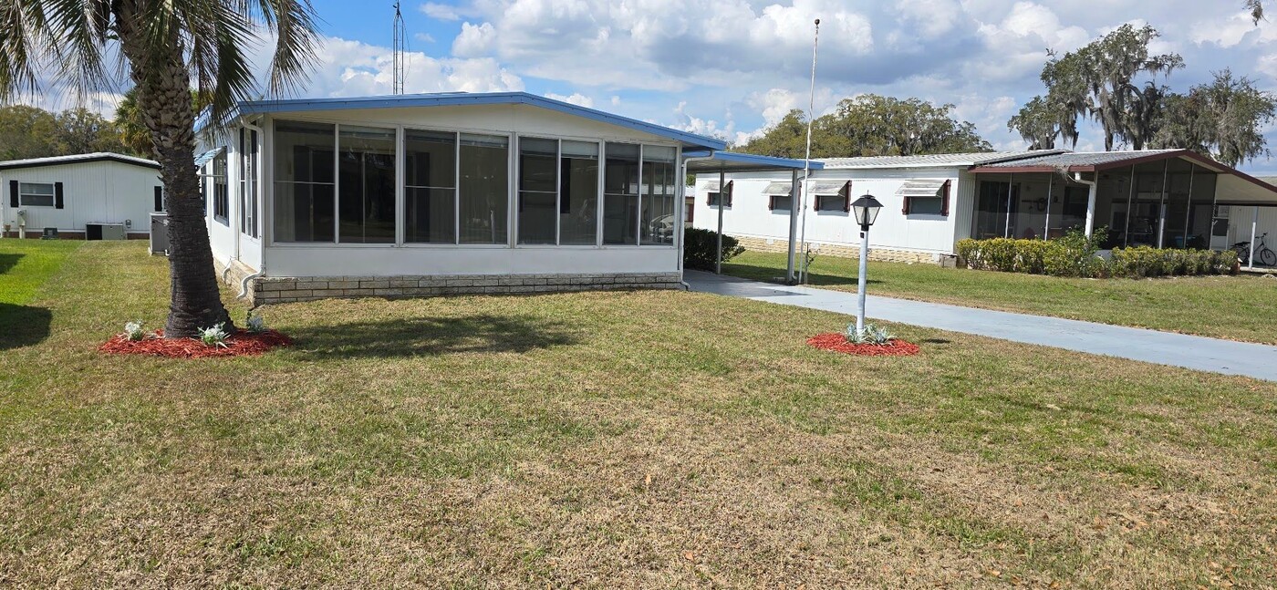 5542 Heritage Blvd in Wildwood, FL - Building Photo