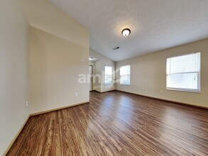 939 Delhi Dr in Trenton, OH - Building Photo - Building Photo