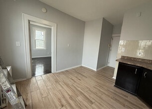202 Ackerman Ave in Clifton, NJ - Building Photo - Building Photo