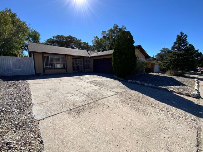12740 Tomlinson Dr SE in Albuquerque, NM - Building Photo - Building Photo