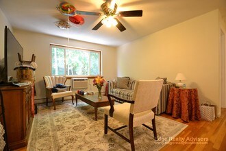 365 Faneuil St, Unit 16 in Boston, MA - Building Photo - Building Photo