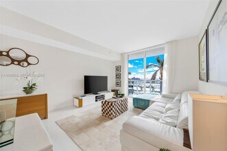 253 NE 2nd St, Unit 1109 in Miami, FL - Foto de edificio - Building Photo