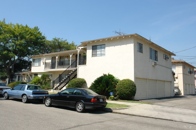14203 Moorpark St in Sherman Oaks, CA - Foto de edificio - Building Photo