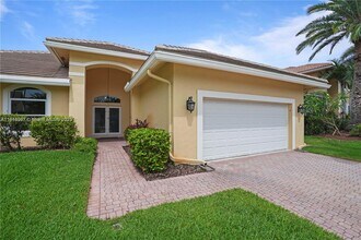 720 Cypress Pointe Dr W in Pembroke Pines, FL - Building Photo - Building Photo