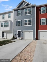 13 Andover Ct in Bunker Hill, WV - Building Photo - Building Photo