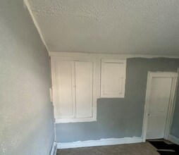 5241 Hodiamont Ave in Jennings, MO - Building Photo - Building Photo