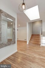 8524 Thornden Terrace in Bethesda, MD - Foto de edificio - Building Photo
