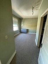 109 1/2 E 6th St in Newton, KS - Building Photo - Building Photo