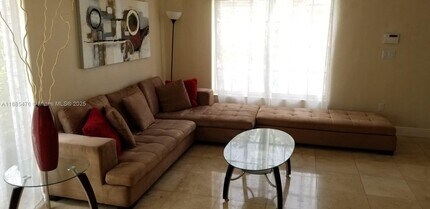 5764 NW 98 Pl in Doral, FL - Building Photo - Building Photo