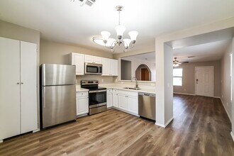 11817 W Corrine Dr in El Mirage, AZ - Building Photo - Building Photo