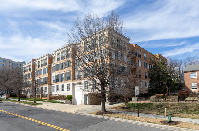 Georgetown Heights in Washington, DC - Foto de edificio - Building Photo