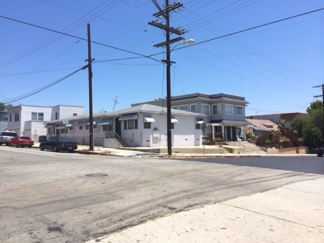 786-794 W 5th St in San Pedro, CA - Building Photo