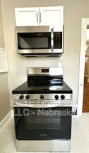 217 N 49th St in Omaha, NE - Foto de edificio - Building Photo