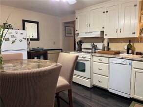 58 Vale Ave in Cranston, RI - Building Photo - Building Photo