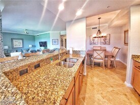 9844 Venezia Cir in Naples, FL - Building Photo
