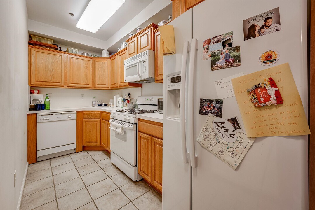 205-207 Madison St in Hoboken, NJ - Building Photo