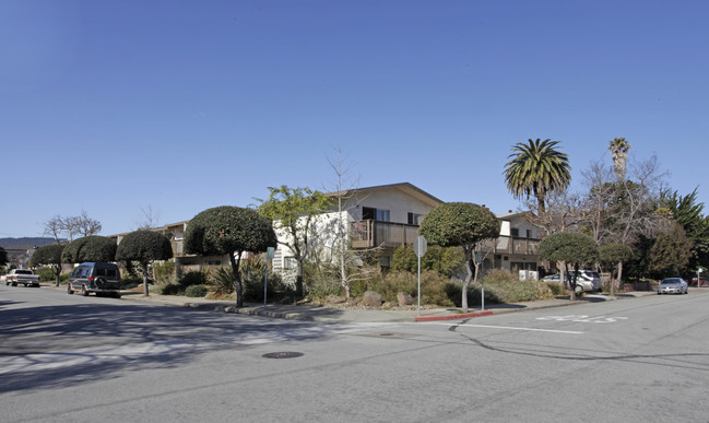 Royal Oaks in Monterey, CA - Foto de edificio - Building Photo