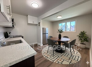 280 Lorne Ave in Kitchener, ON - Building Photo - Building Photo