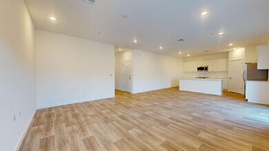 4469 Buckingham Ave in Clovis, CA - Building Photo - Building Photo