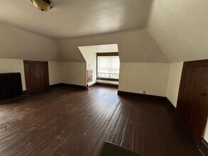 127 W Poplar St in Grove City, PA - Building Photo - Building Photo