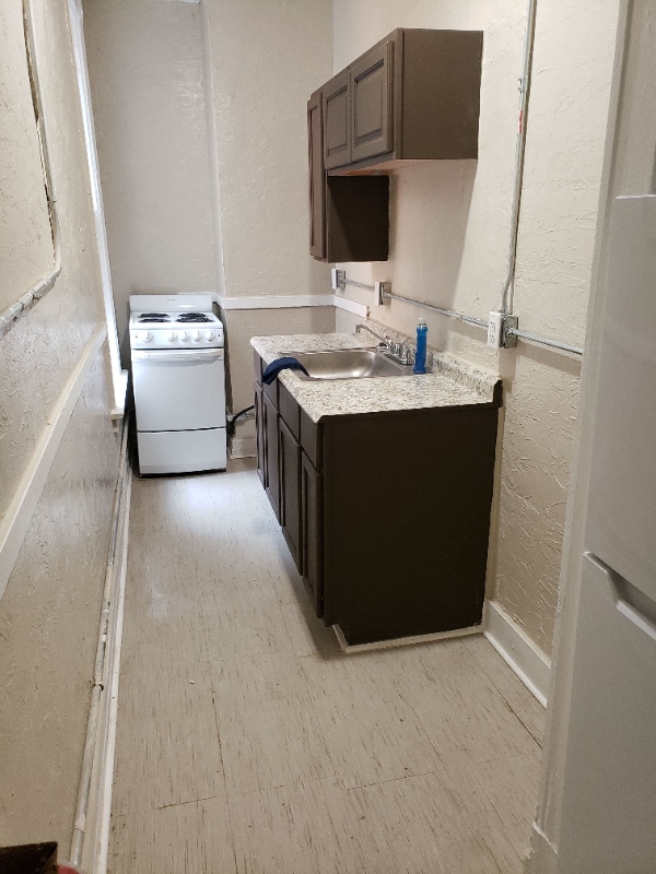 15000 Euclid Ave, Unit 28 in East Cleveland, OH - Building Photo - Building Photo