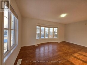 2266 Baronwood Dr in Oakville, ON - Building Photo - Building Photo