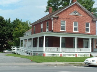 22 Broad St in Plattsburgh, NY - Foto de edificio