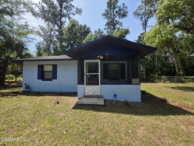 601 MCCLURE St in Welaka, FL - Building Photo - Building Photo