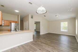 1195 Lake Pl Ct in Lakeland, FL - Building Photo - Building Photo