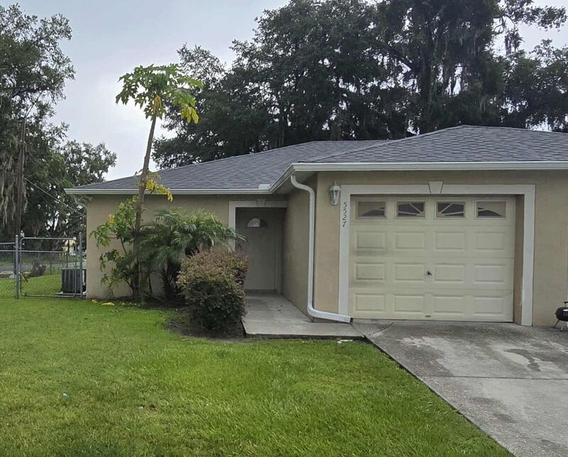 5527 Yale St in Lakeland, FL - Building Photo