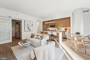 4909 Auburn Ave, Unit 1101 in Bethesda, MD - Building Photo