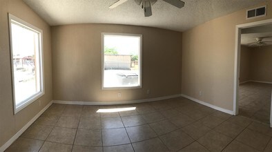 8300 Capitan Cir in El Paso, TX - Building Photo - Building Photo