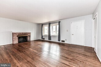 5508 Inverchapel Rd in Springfield, VA - Building Photo - Building Photo