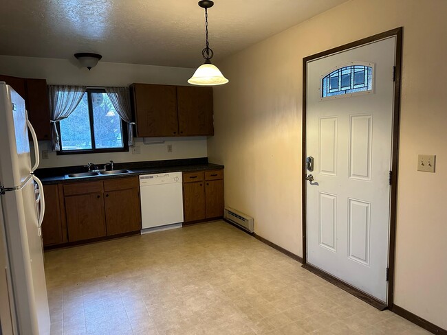 360 College Ave, Unit 360 in Kalispell, MT - Building Photo - Building Photo
