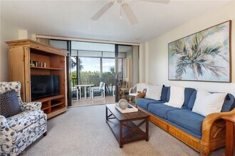 11 Bluebill Ave in Naples, FL - Building Photo - Building Photo
