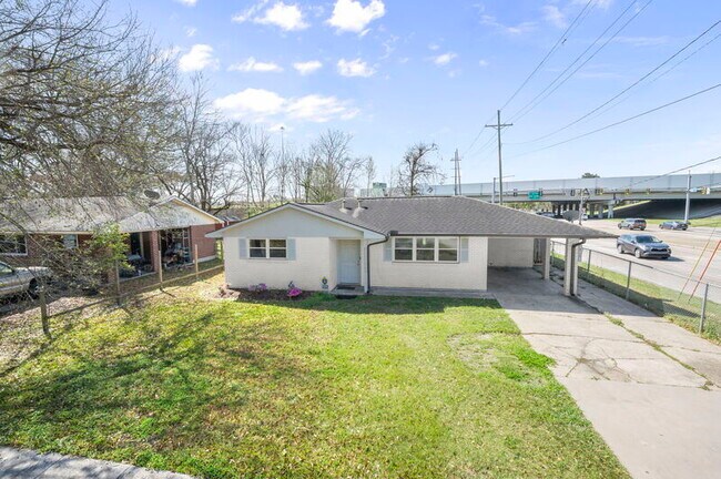 8120 N Essen Heights Ct in Baton Rouge, LA - Building Photo - Building Photo