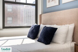 933 McGee St, Unit 2-421 in Kansas City, MO - Building Photo - Building Photo