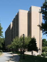 Hall Towers in Greensboro, NC - Foto de edificio - Building Photo