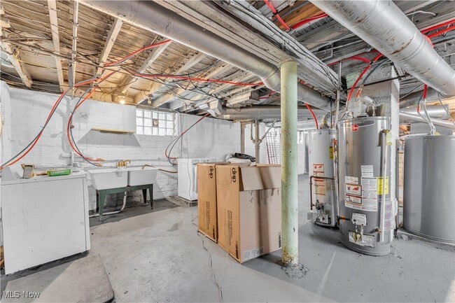 property at 915 Helmsdale Rd