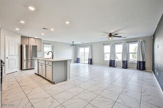 9605 Eamont River St in Las Vegas, NV - Foto de edificio - Building Photo