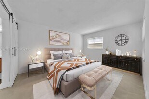 650 SW 124th Terrace in Pembroke Pines, FL - Building Photo