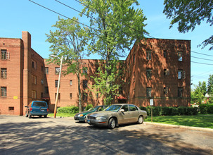 Yellowstone Place in Cleveland Heights, OH - Building Photo - Building Photo