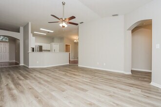 4703 Bear Claw Ct in Valrico, FL - Building Photo - Building Photo