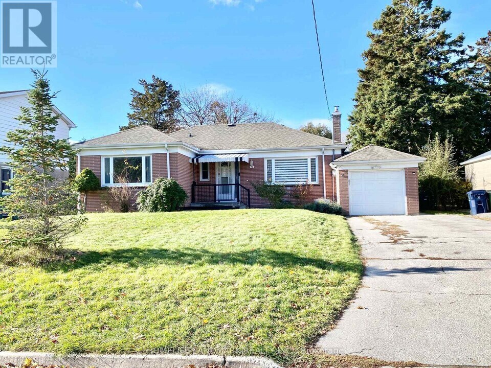 70 Shilton Rd in Toronto, ON - Building Photo